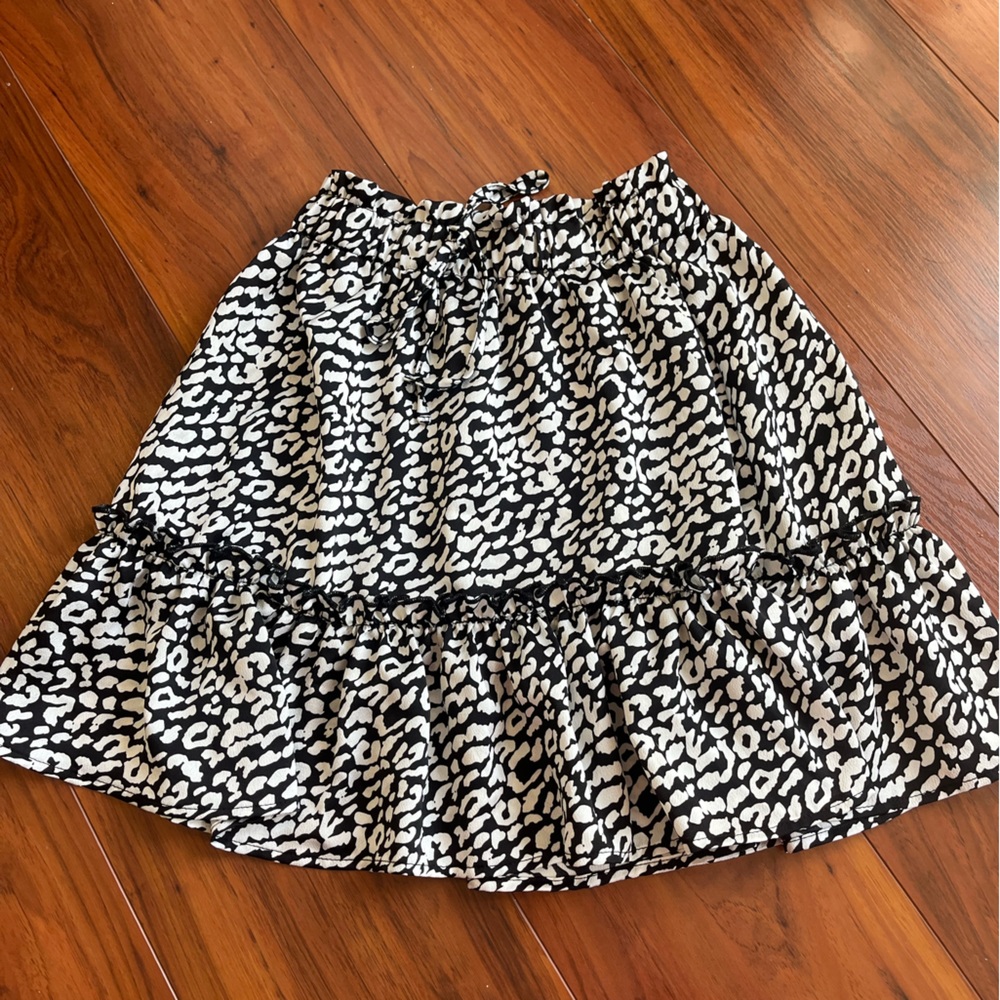 leopard print skirt